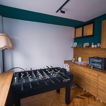 Appartement Prishtina In & Out à Pristina Extérieur photo