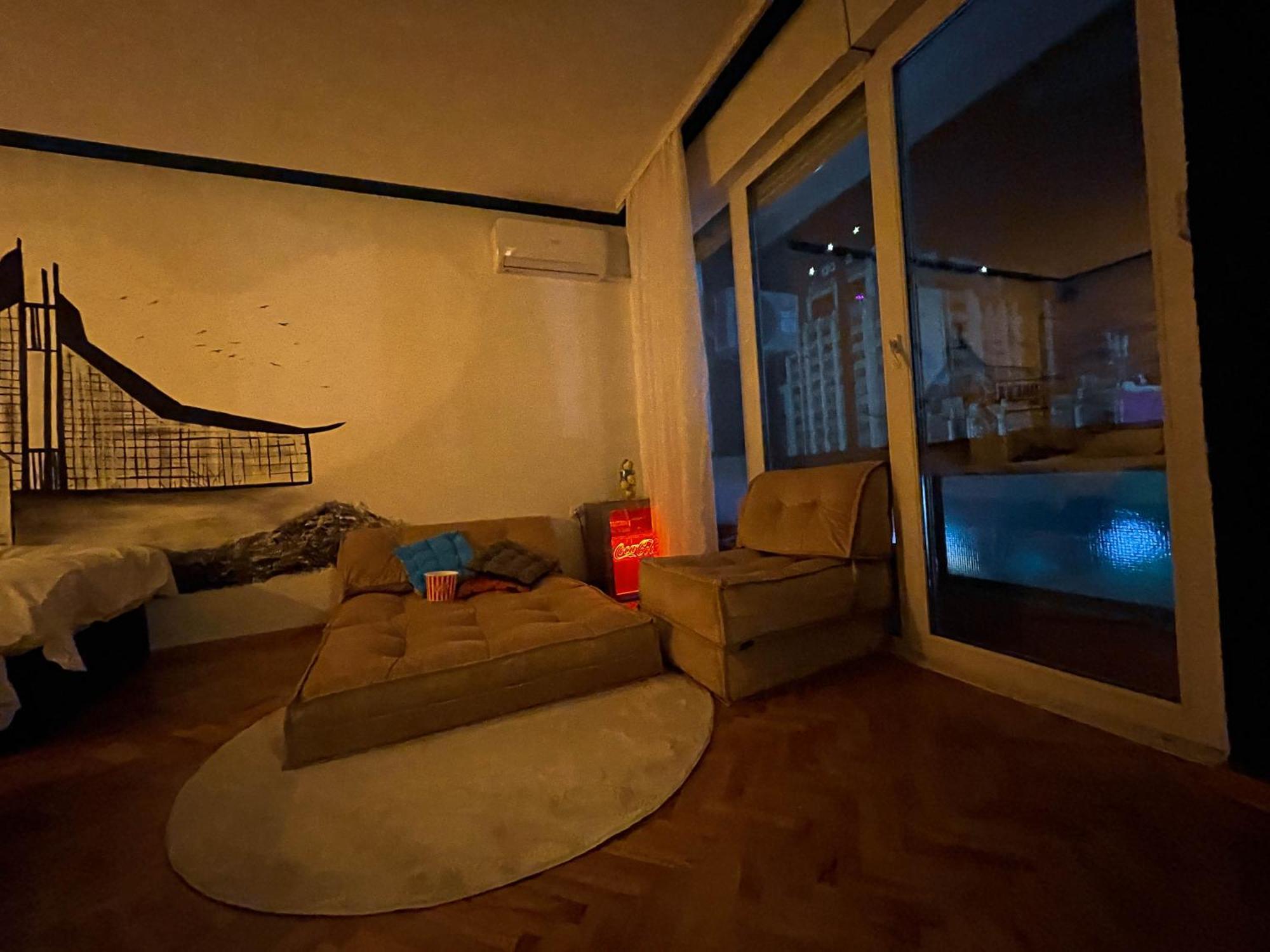 Appartement Prishtina In & Out à Pristina Extérieur photo